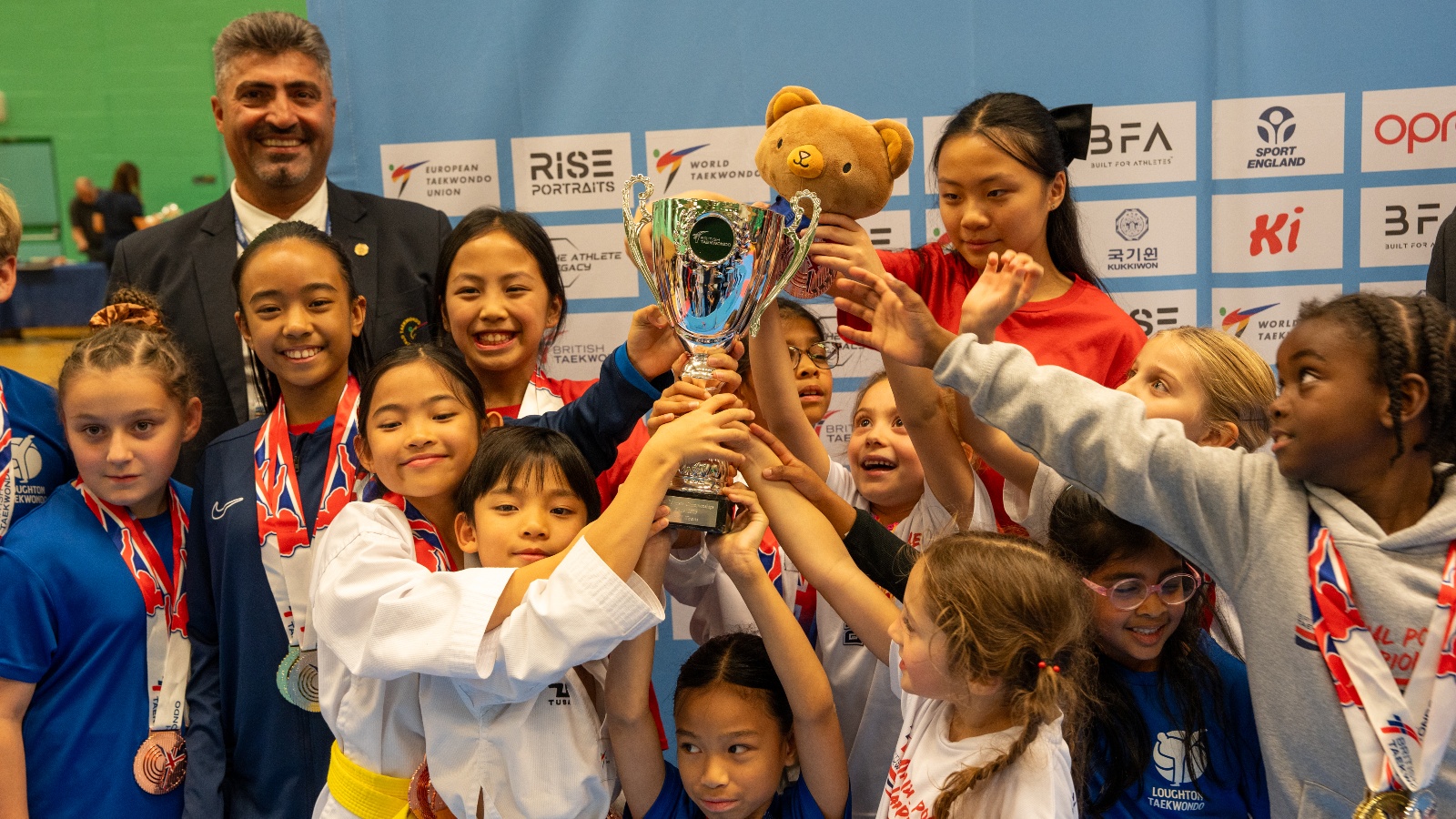 Loughton 1600 Loughton 1600